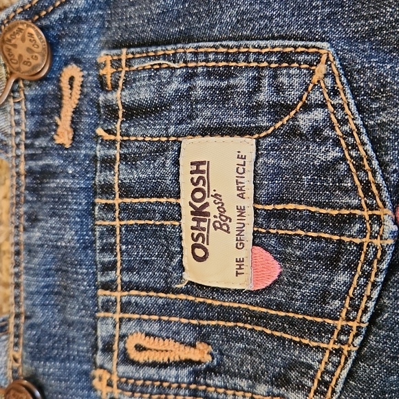 OshKosh Short Bibs with Embroidered Hearts - Picture 2 of 7
